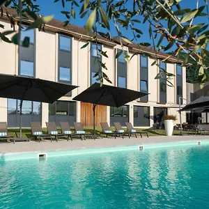 3* Hotel Domaine De Charmeil